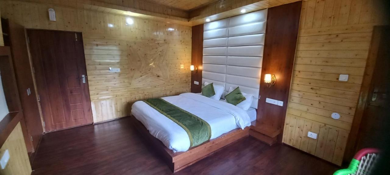 Humble Holiday Inn Kufri Simla Exterior foto