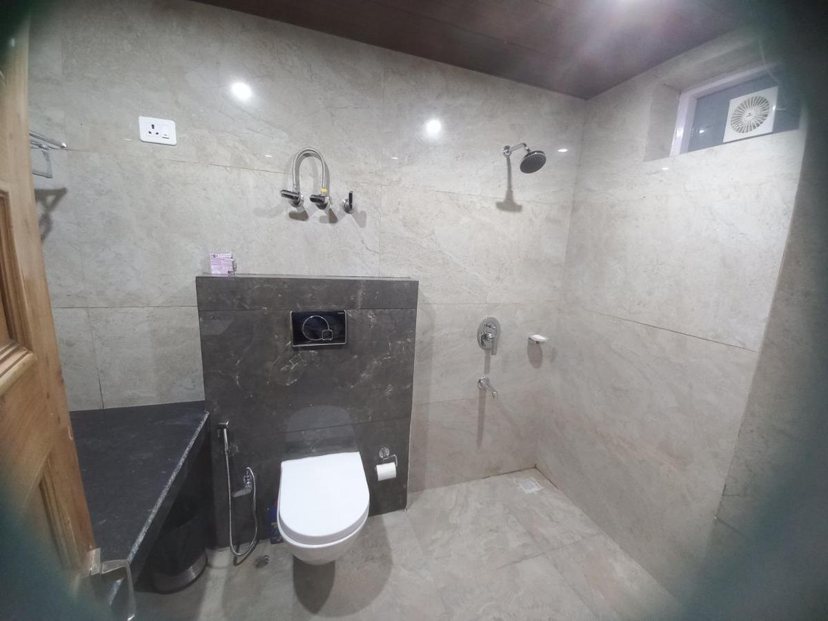 Humble Holiday Inn Kufri Simla Exterior foto