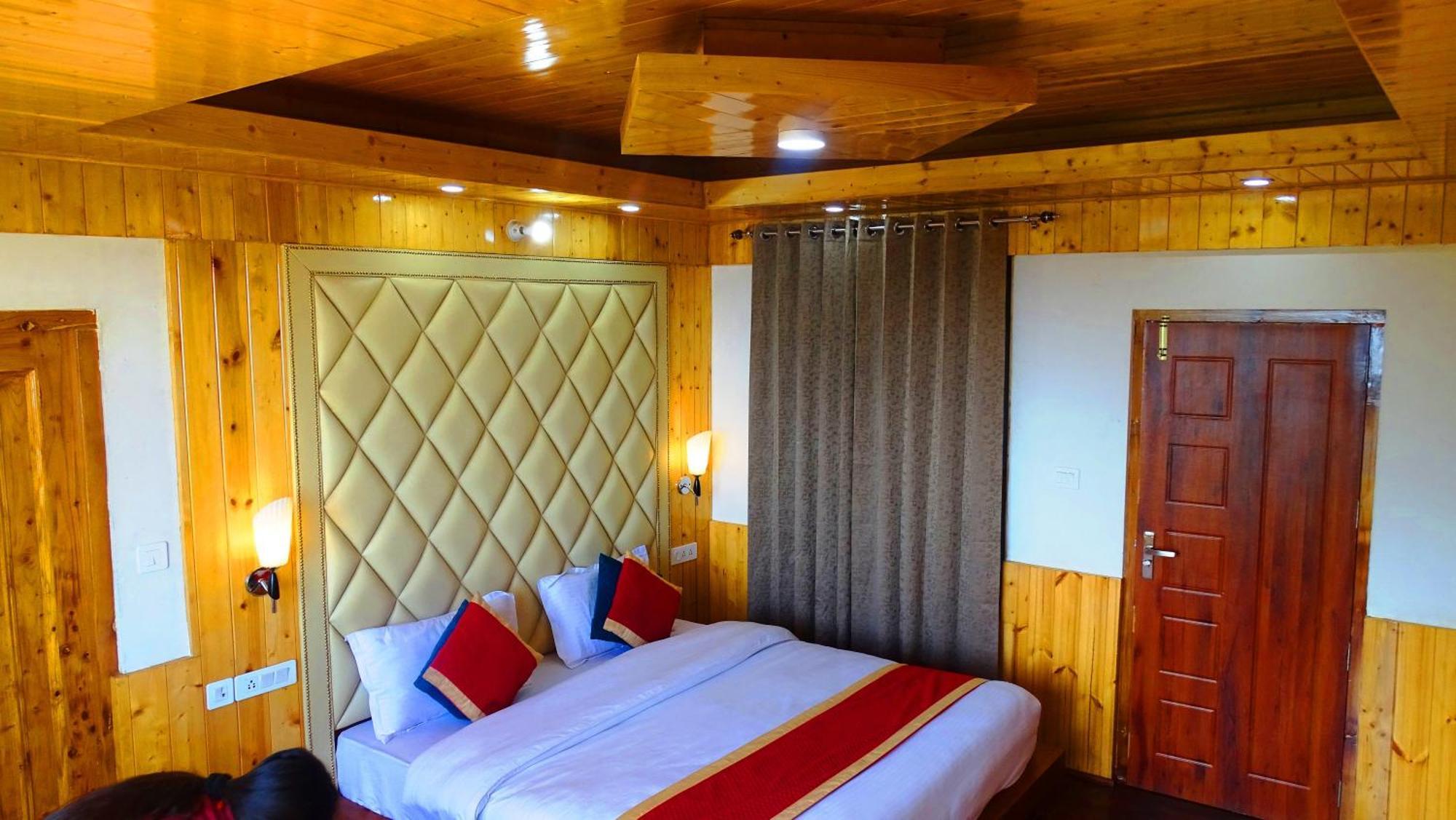 Humble Holiday Inn Kufri Simla Exterior foto